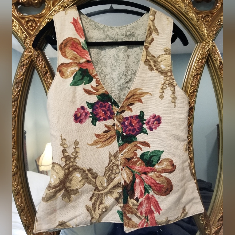 Vintage Cottagecore Reversible Vest - Picture 11 of 14